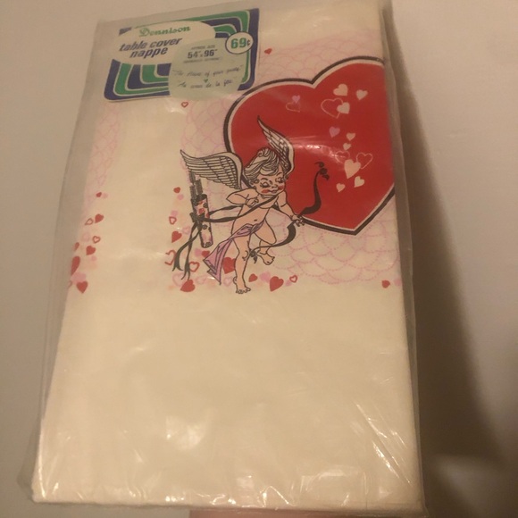 NOS 70s Cupid Heart Table Cover - Picture 4 of 7